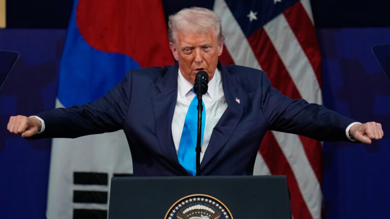 ปธน.ทรัมป์ไฟเขียว เกาหลีใต้ จะสร้าง เรือดำน้ำ พลังงานนิวเคลียร์ของเกาหลีใต้ที่อู่ต่อเรือในเมืองฟิลาเดลเฟียในสหรัฐ สหรัฐจะแชร์เทคโนโลยีการผลิตเรือดำน้ำนิวเคลียร์ให้ด้วย