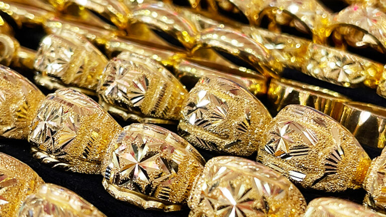 เปิดตลาด ทองคำ ขึ้นต่อ 200 บาท ทองแท่ง 65,000 บาทเป็นครั้งแรก รูปพรรณแตะ 65,800 ทำนิวไฮทั้งคู่ ต้นปีถึงวันนี้ทองไทย +23,600 บาท เป็นครั้งแรกของปีนี้ที่ส่วนต่างราคาทองคำพึ่งแตะ 60%