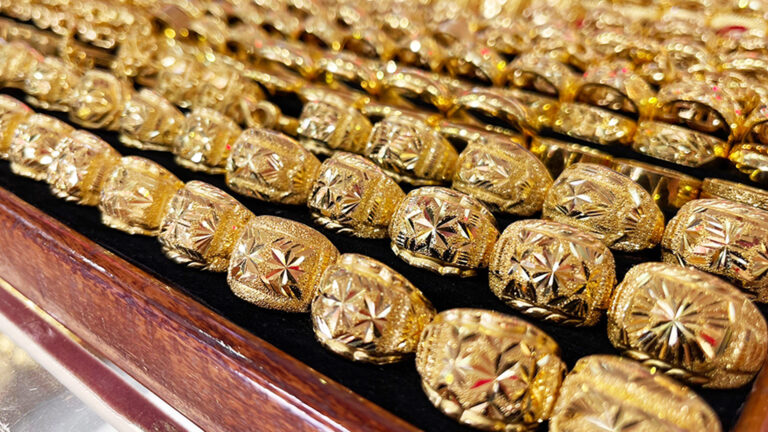 ปิดตลาด ทองคำไทย กระฉูด 650 บาท ทองแท่งปิด 62,750 รูปพรรณปิด 63,550 ทำนิวไฮ ต้นปีถึงวันนี้ทองไทย +20,350 บาท (+48%) ราคาปีนี้พุ่ง 2 เท่าจากราคาทองทั้งปี 67