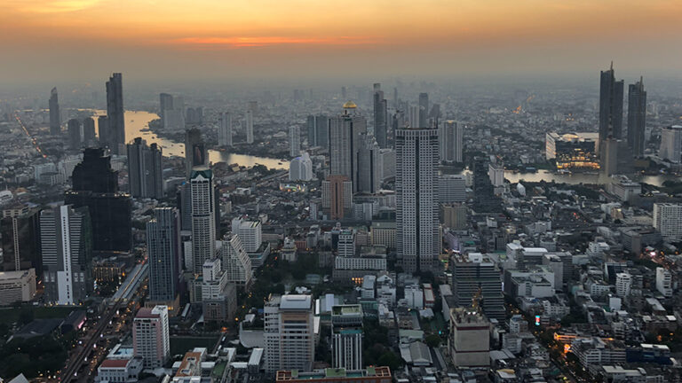 ฟิทช์ เรตติ้งส์ ชี้เศรษฐกิจฟื้นจากพิษโควิด-19 อ่อนแอที่สุดกับเศรษฐกิจเพื่อนบ้าน ชี้ปี 69 เศรษฐกิจไทยอ่อนแอต่อเนื่อง