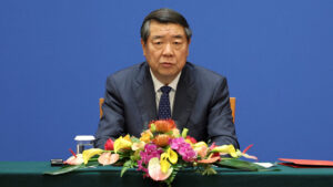 รองนายกรัฐมนตรีจีน เหอ หลี่เฟิง แถลง จีน กับ สหรัฐ เห็นชอบกรอบเจรจาการค้าและภาษีเบื้องต้น ส่งต่อให้ปธน.ทั้ง 2 ประเทศพิจารณาในการพบกันที่เกาหลีใต้ในวันที่ 30 ตุลาคม ส่งสัญญาณผ่อนคลายสงครามภาษี