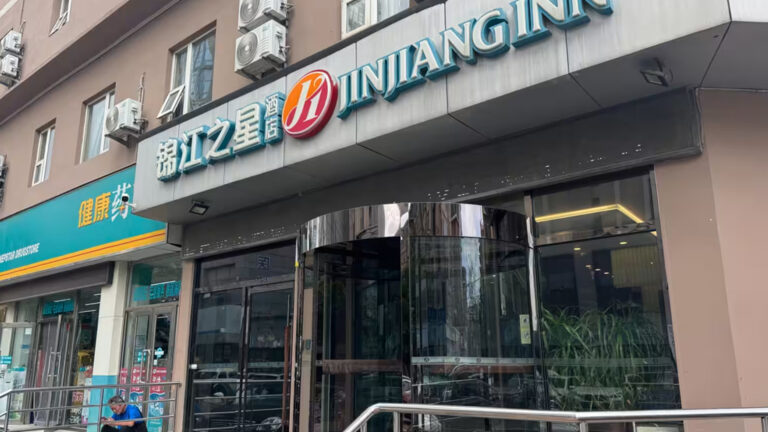 แบรนด์ โรงแรมจีน ใหญ่สุดในจีนลั่นใน 5 ปี บุกเปิด 180 โรงแรมใน 6 ชาติอาเซียน แต่ไม่มีแผนเปิดโรงแรมในไทย ชาวจีนทะลักอาเซียนกว่า 20 ล้านคน พุ่งเกือบ 60% ใน 10 ปีผ่านมา