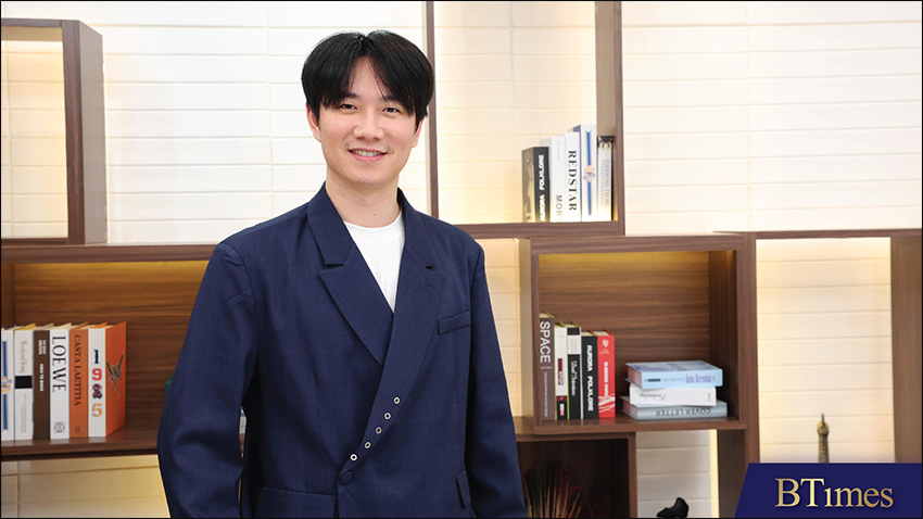 คุณแฮปปี้ – ภาณุวัชร วัฒนกิจรุ่งโรจน์ ผู้บริหารและผู้ร่วมก่อตั้งแบรนด์ เจี้ยนชา