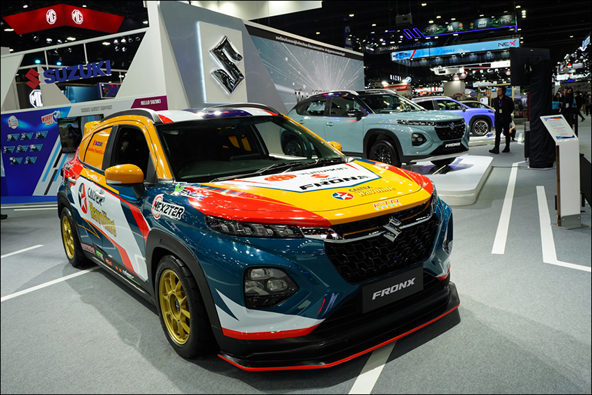 ALL NEW SUZUKI FRONX ที่ถูกตกแต่งมาในสไตล์รถแข่งทางเรียบเป็นครั้งแรกของอาเซียน ในงาน Motor Expo 2025