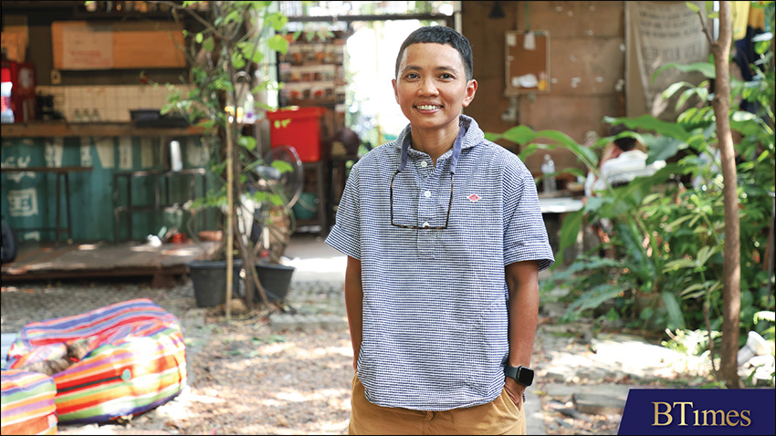 คุณอติพร สังข์เจริญ (ส้มเล็ก) ผู้ร่วมก่อตั้ง The Yard Hostel Bangkok