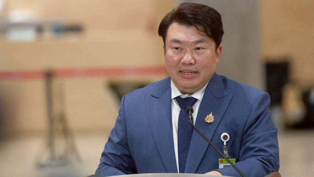 ครม. ไฟเขียว มาตรการบัตรโดยสาร เหมาจ่ายรายวัน รถไฟฟ้าสายสีแดง-สีม่วง 40 บาทตลอดวัน ให้ส่วนลดนักเรียน นักศึกษาเหลือ 30 บาท