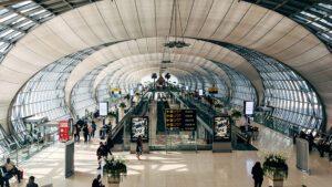 ชาติในเอเชียจุดสงคราม ท่องเที่ยว รุนแรง 9 เดือนแรกต่างชาติเที่ยวจีน-เวียดนามพุ่ง 10% แต่ลดมาไทยถึงติดลบ ที่มาก็หดใช้จ่ายเที่ยวในไทยทั้งใช้จ่ายเฉลี่ยรายวันและต่อการเดินทาง