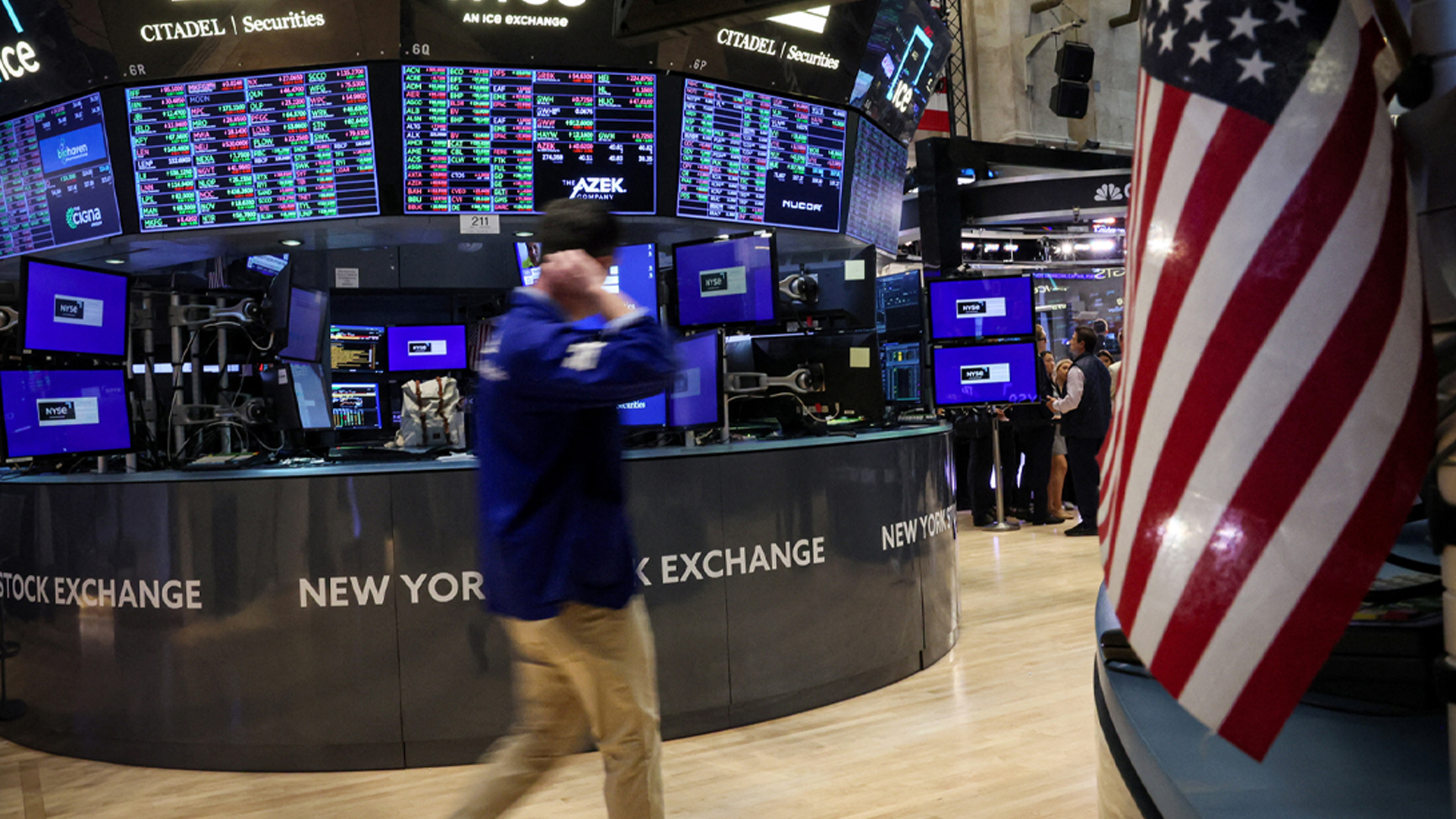 ตลาดหุ้นสหรัฐ ดิ่งแรงยกแผง ดัชนีหุ้นดาวโจนส์ดำดิ่งเฉียด 800 จุด ปิดหลุด 48,000 จุด หวั่นลดดอกเบี้ยไม่ชัดเจนในธันวาคม