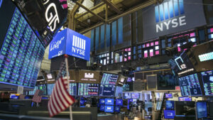 ตลาดหุ้นสหรัฐ ไปต่อ ดัชนีหุ้นดาวโจนส์ปิดพุ่งกว่า 300 จุด ปิดเหนือ 48,000 จุดครั้งแรก ปิดทำนิวไฮวันที่ 2 ติดกัน ลุ้นสายวันนี้ สส. สหรัฐโหวตยุติรัฐบาลสหรัฐชัตดาวต์ในสหรัฐ