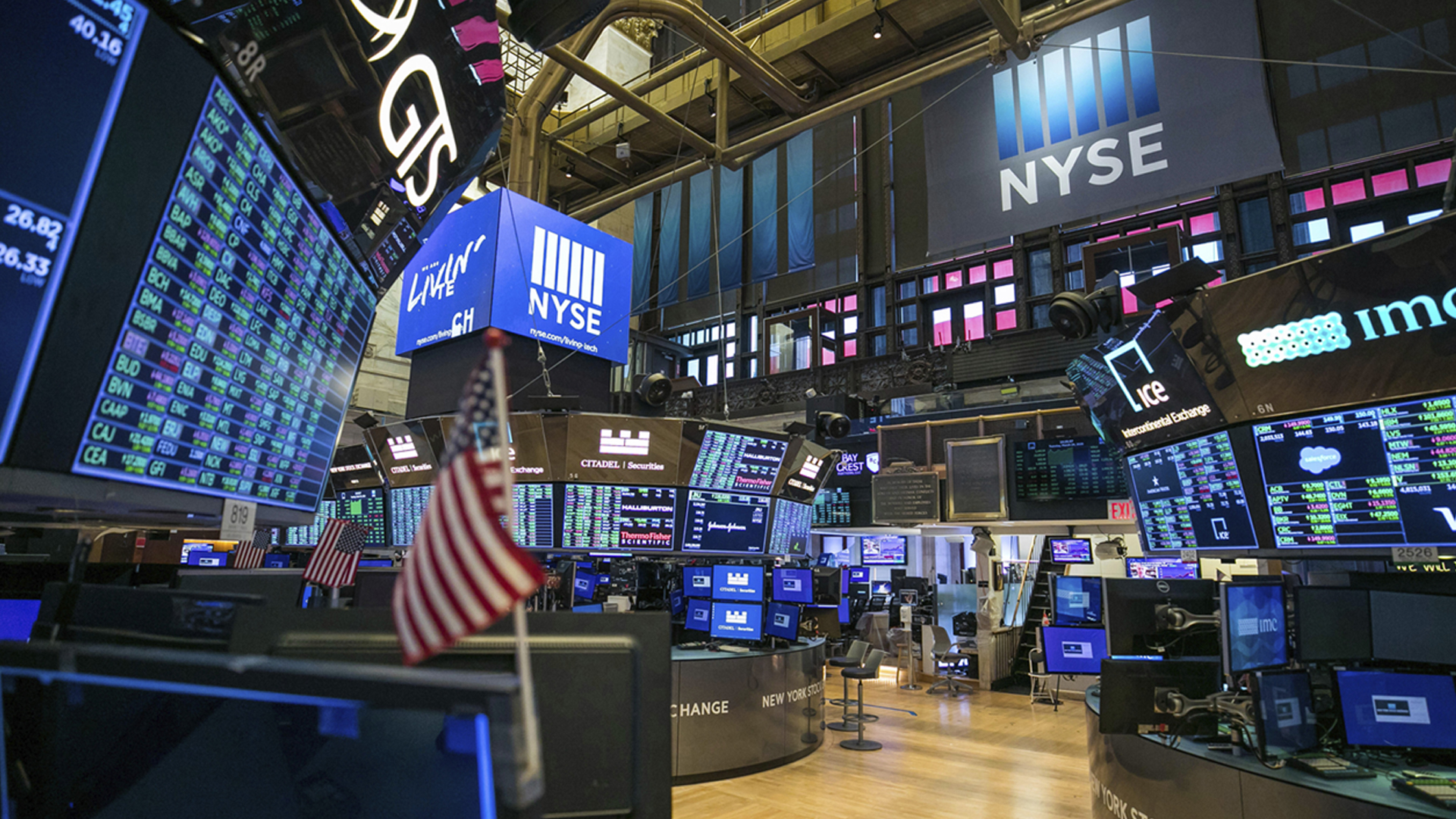 ตลาดหุ้น สหรัฐ ขาลงนานสุดใน 2 เดือนกว่า ดัชนีหุ้นดาวโจนส์ดิ่งแรงเฉียด 500 จุด ปิดใกล้หลุด 46,000 จุด แห่ขายหุ้นกลุ่มเทคเอไอรอบใหม่ เตือนฟองสบู่ธุรกิจเอไอหนาหู นักลงทุนยังหวั่นลดดอกเบี้ยสหรัฐไม่ชัดเจนในธันวาคม