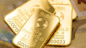 ตลาด ทองคำโลก ร่วงส่งท้ายวันฮาโลววีน ปิดเกือบหลุด 4,000 ดอลลาร์ ลงแรงเกือบ 4%ในสัปดาห์นี้ ดอลลาร์สหรัฐพุ่งแข็งใน 3 เดือน ทองคำพุ่ง 53% จบ 10 เดือนแรกในปีนี้