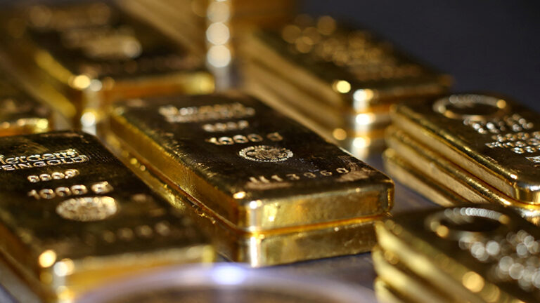 ตลาด ทองคำโลก ร่วงแรงกว่า 60 ดอลลาร์รับสัปดาห์ใหม่ ปิดหลุด 4,020 ดอลลาร์ นักลงทุนถอดใจคาดการณ์ลดดอกเบี้ยสหรัฐ เทขายทำกำไรในทุกตลาดทุนต่อข้ามสัปดาห์