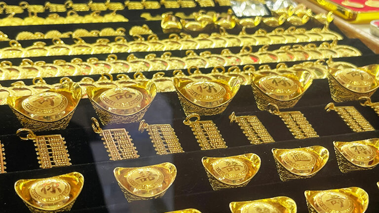 ทองคำ ในไทยปิดสิ้นวันพุ่งทะยานต่อ +1,050 บาท ดันทองแท่งขาย 63,500 บาท รูปพรรณ 64,300 บาท รับทิศทางทองคำต่างประเทศ 