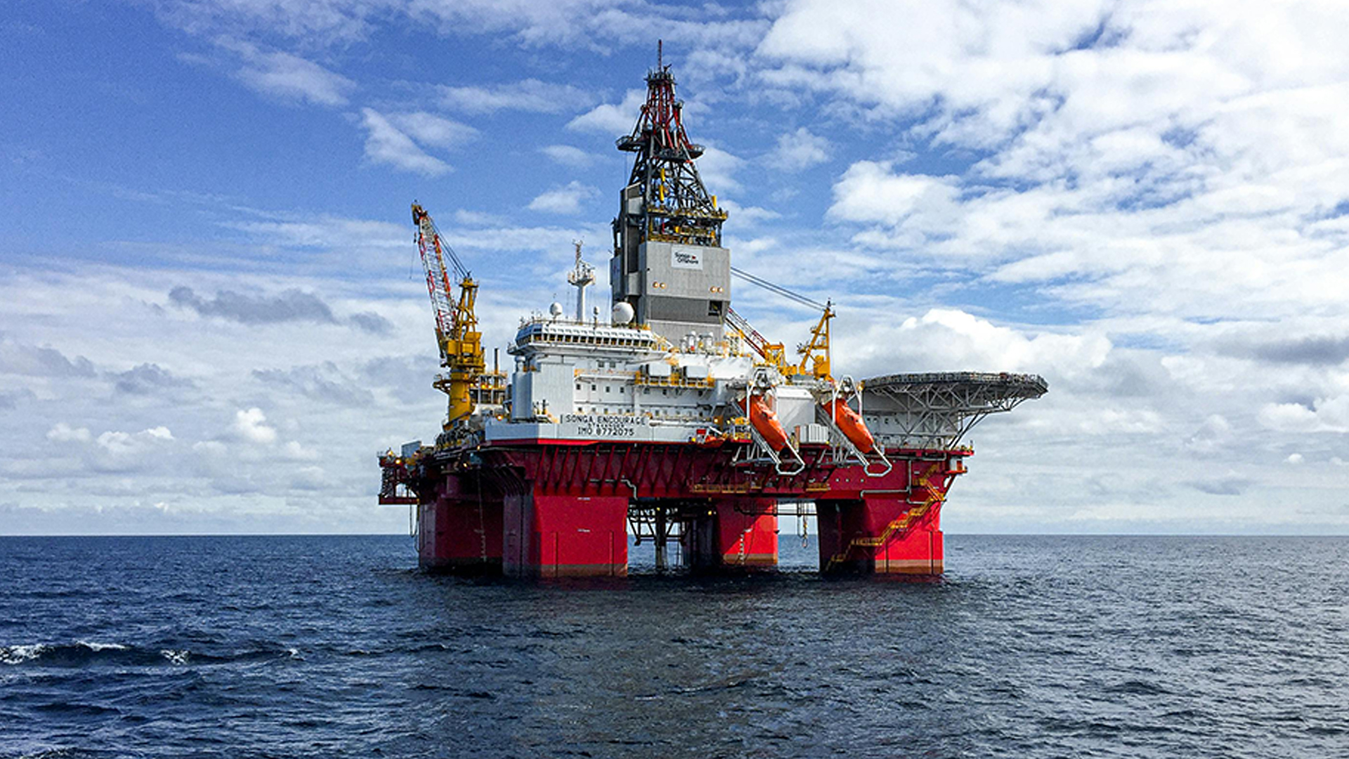 น้ำมันดิบโลก ปิดพุ่งเกือบ 1 ดอลลาร์ ปิดเหนือ 63 ดอลลาร์ เบรกราคาร่วง 3 วันติดกันรวมกว่า 3% แบงก์ชาติสหรัฐส่งซิกลดดอกเบี้ยได้อยู่ ราคาน้ำมันในไทยทรงตัววันที่ 36 ต่อเนื่อง