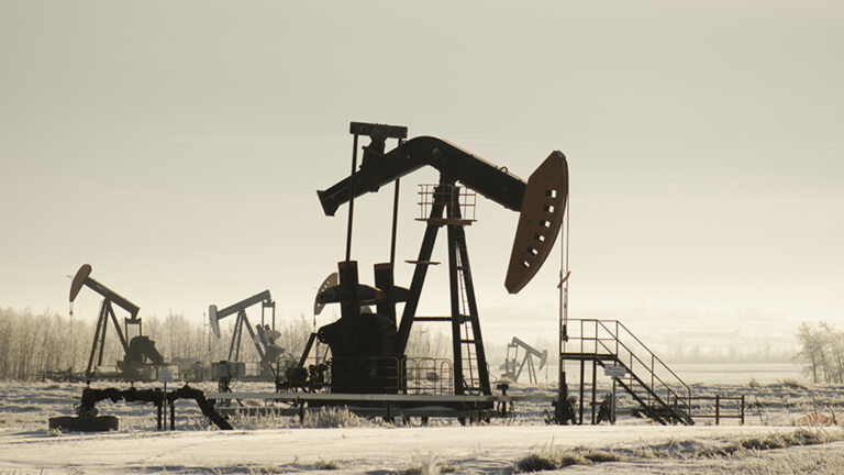 น้ำมันดิบโลก ปิดต่ำสุดใน 2 สัปดาห์ ลงกว่า 1% ปิดหลุด 60 ดอลลาร์ ฉุดราคาลง 2 วันติดกันกว่า 2% รัฐบาลสหรัฐชัตดาวน์นาน 36 วันนานเป็นประวัติศาสตร์ กระทบคนอเมริกันรากหญ้าแล้ว ราคาน้ำมันในไทยทรงตัววันที่ 17 ต่อเนื่อง