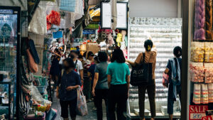 ยูโอบี ชี้คนไทยกังวล ค่าครองชีพสูง ขึ้น เชื่อมั่นเศรษฐกิจเพิ่มแต่ไม่ประมาท