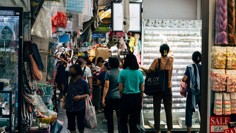 ยูโอบี ชี้คนไทยกังวล ค่าครองชีพสูง ขึ้น เชื่อมั่นเศรษฐกิจเพิ่มแต่ไม่ประมาท