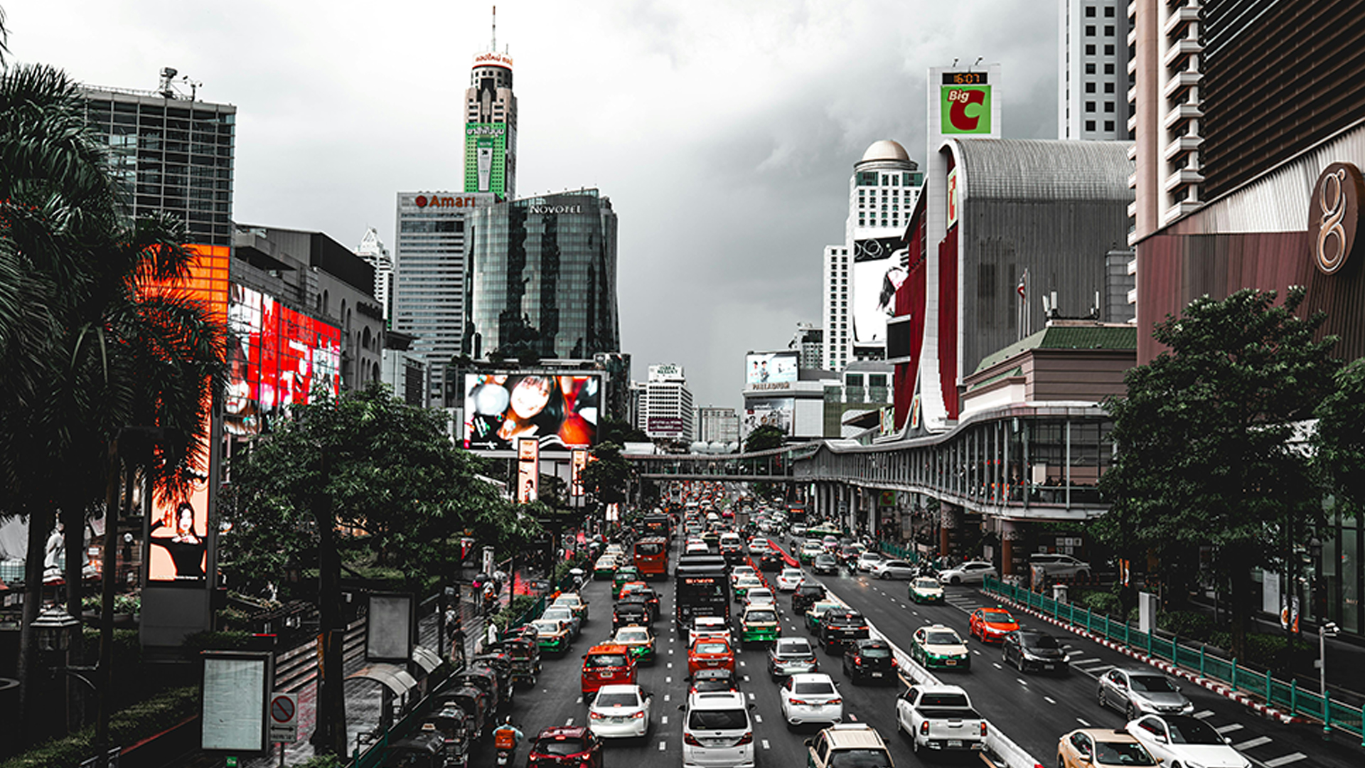 ยูโอบี เปิดผลสำรวจ ความเชื่อมั่นผู้บริโภค ในอาเซียน ปี 68 พบคนไทยกังวลค่าครองชีพสูงขึ้น เชื่อมั่นเศรษฐกิจเพิ่ม แต่ไม่ประมาท สุขภาพ คุณภาพชีวิต และการศึกษา มีผลต่อพฤติกรรมใช้จ่ายยุคใหม่