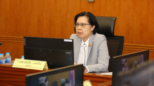 ‘สภาพัฒน์’ เปิดข้อมูลบ้านถูกยึด ผ่อนต่อไม่ไหว พุ่ง 210% จากปีก่อน ส่วนใหญ่เป็นบ้านราคาต่ำกว่า 1 ล้าน กรมบังคับคดีประกาศขายมูลค่าแตะ 1.2 แสนล้าน 67,641 หน่วย