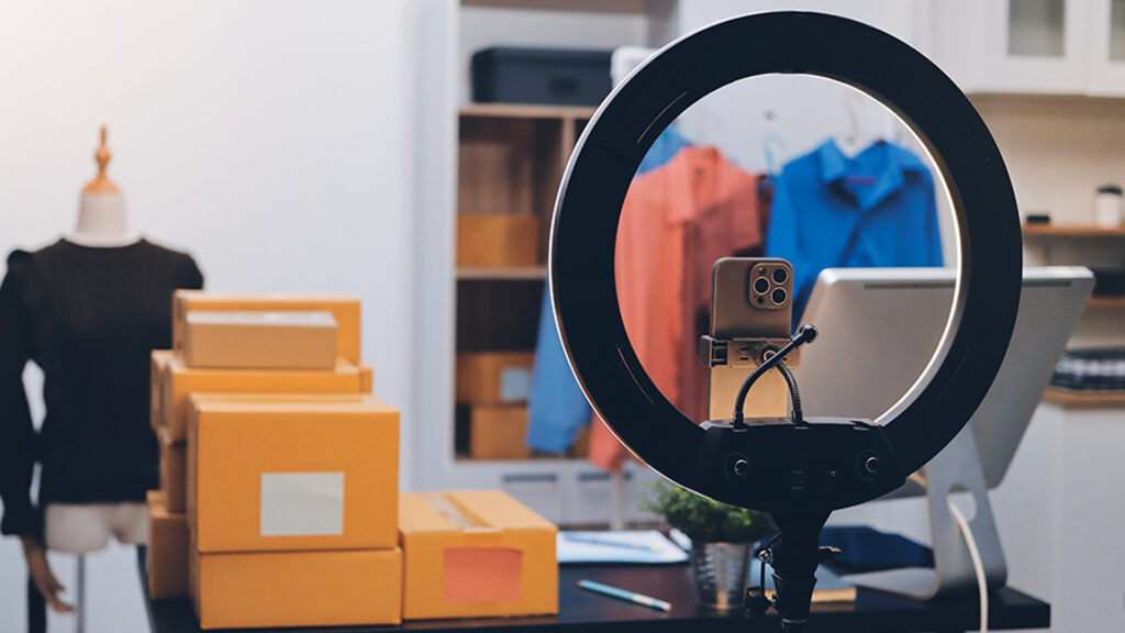 อ้างชีวิตรันทดมาไลฟ์ขายของเริ่มฮิตในจีน นักวิชาการเตือน มิจฉาชีพ สบช่อง กุเรื่องราวโกหกเป็นตุเป็นตะ หวังหลอกเงินคนใจบุญ