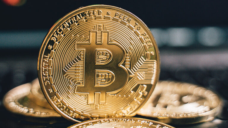 เงิน บิทคอยน์ มีจ่อดิ่งเหวเหลือ 80,000 ดอลลาร์ ทุบดิ่งเหวต่ออีกลงต่ำกว่า 91,500 ดอลลาร์สหรัฐ ทุบผลตบแทนทั้งปีจากพุ่งบวกกว่า 30% เป็นติดลบเป็นวันที่ 2 ติดกัน หลุดจากนิวไฮถึง -27% ภายใน 5 สัปดาห์เกิดภาวะตลาดหมีบิทคอยน์ต่อเนื่อง