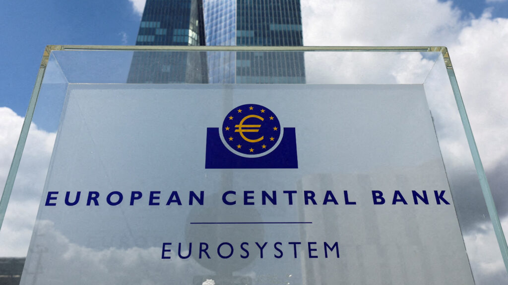 จีน เปลี่ยนเป้าหมายเทของถูกต่ำทุนเข้า ยุโรป แบงก์ชาติยุโรปเผยจีนดั้มสินค้าถูกตั้งแต่ก่อนสงครามภาษีสหรัฐจะเริ่มต้น เศรษฐกิจภายในประเทศจีนตกต่ำยาว ดันกำลังการผลิตส่วนเกินล้นตลาด