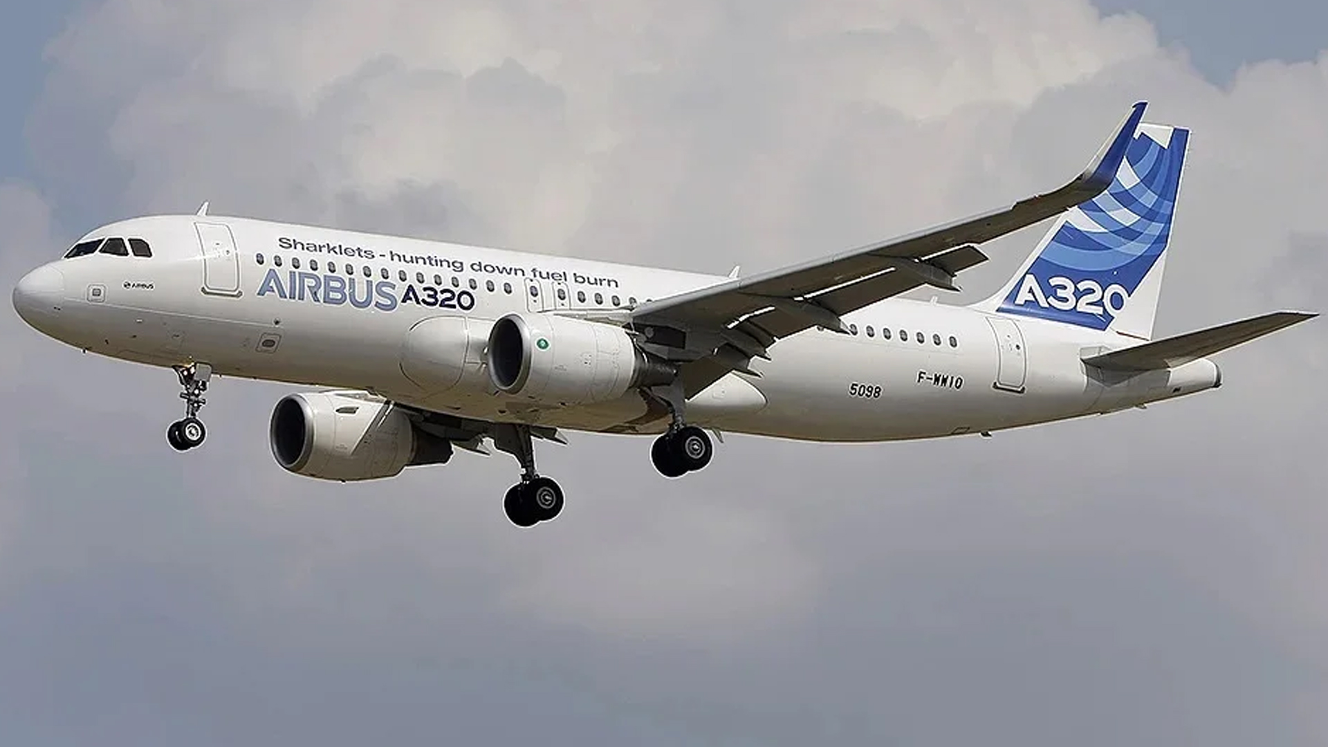 แอร์บัส เรียกคืนเครื่องบิน 6,000 ลำมากเป็นประวัติศาสตร์ใน 55 ปี ปัญหาคลื่นพายุสุริยะเสี่ยงทำเครื่องบินรุ่น A320 เสียการควบคุม เป็นรุ่นที่ขายดีที่สุดในโลก แซงโบอิ้ง 737