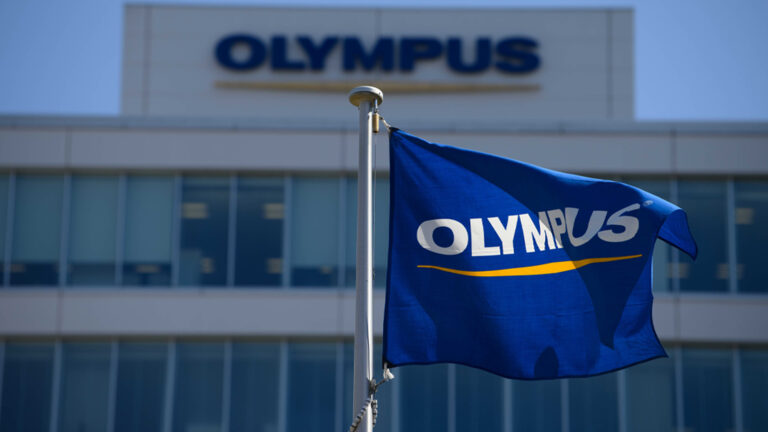 โอลิมปัสปลดคน ครั้งใหม่ 2,000 คนทั่วโลก ซีอีโอชี้เป้าโลกพนักงานแทบทุกแผนก บัญชี-การเงิน-การตลาด-บุคคลยันคิวซี ตั้งเป้าหั่นต้นทุนรวมทั้งหมดให้ได้กว่า 5,1000 ล้านบาท