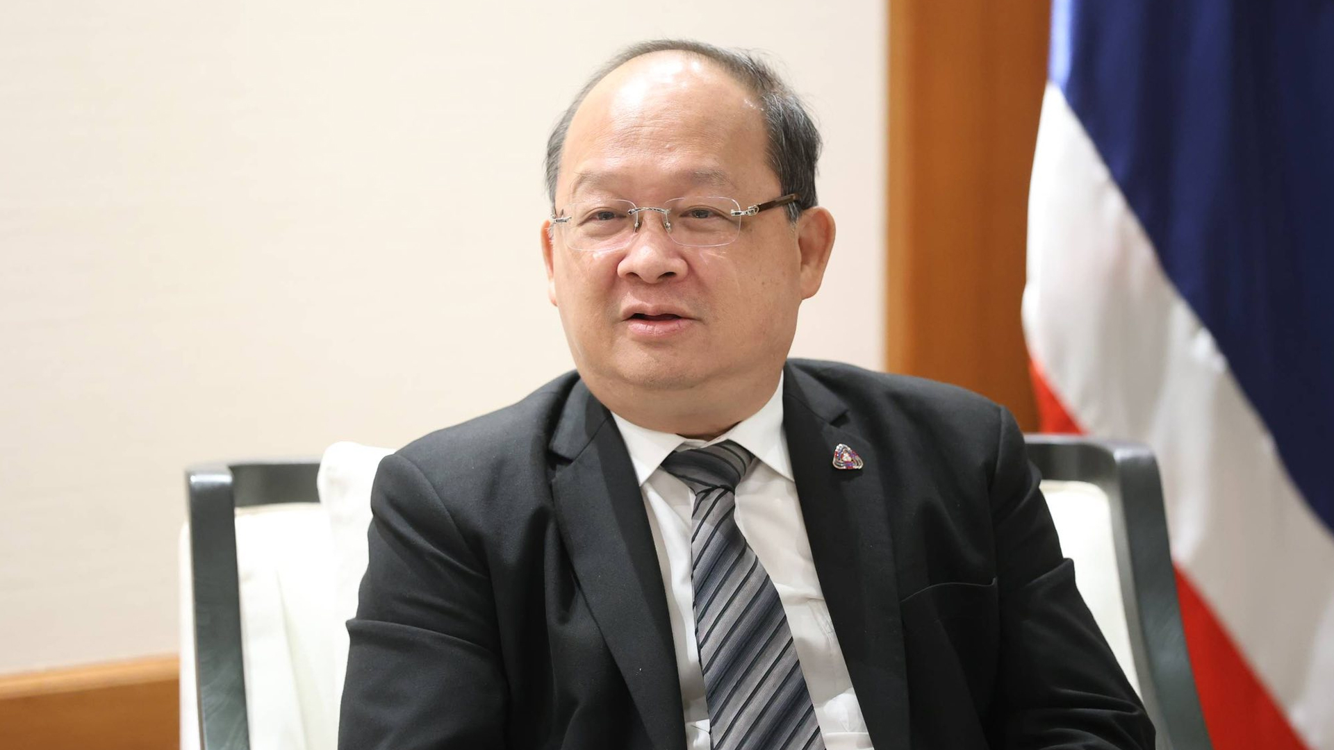 ส.อ.ท. ห่วงเศรษฐกิจไทยไตรมาส 4 ติดหล่ม มีโอกาสหลุด 1% ยุบสภาทำ Quick Big Win สะดุด ปัญหาชายแดนกระหน่ำซ้ำ เลือกตั้งขอคนไทยช่วยกันสกัดทุนเทาเข้ามาในการเมือง