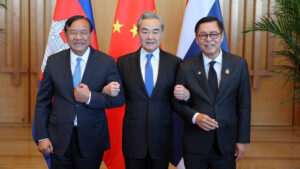 หวัง อี้ รมว.ต่างประเทศของจีน เผย 5 ข้อสรุปประชุมไตรภาคีจีน ไทย และ กัมพูชา