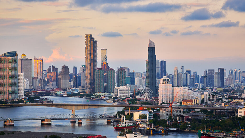 กรุงเทพ ผงาดอีกครั้ง อันดับ 1 เมืองจุดหมาย นักท่องเที่ยวต่างชาติ มามากที่สุดในโลกปี 2025 คาด 30.3 ล้านคน แต่ลดลง -7% กรุงเทพกลับมาติดอันดับ 1 ครั้งใหม่ในรอบ 6 ปี หรือตั้งแต่โรคโควิด-19