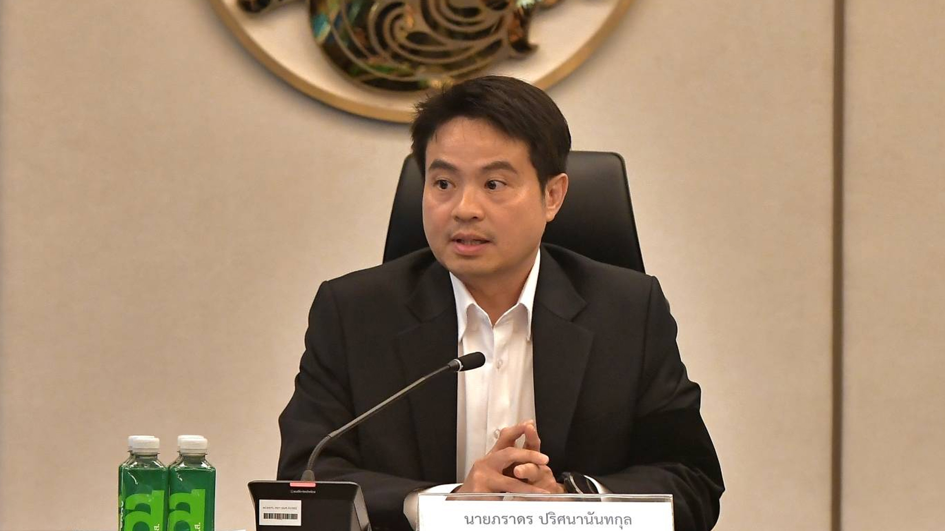 คนละครึ่งพลัสเฟส 2 สะดุด หลังรัฐบาลยุบสภา มีข้อจำกัดของกฎหมายเลือกตั้ง มาตรการเศรษฐกิจหลายโครงการค้างท่อ "เอกนิติ" ขอรอฟังการชี้แจง กกต.