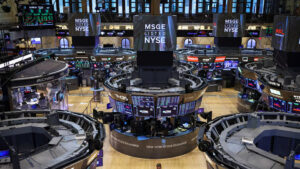 ตลาด หุ้นสหรัฐร่วงวันแรกของธันวาคม ดัชนีหุ้นดาวโนส์ร่วงกว่า 420 จุด นักลงทุนเทขายหุ้นกลุ่มแพลทฟอร์มเงินคริปโตฯ นับถอยหลังลุ้นแบงก์ชาติสหรัฐลดดอกเบี้ยส่งท้ายปีนี้