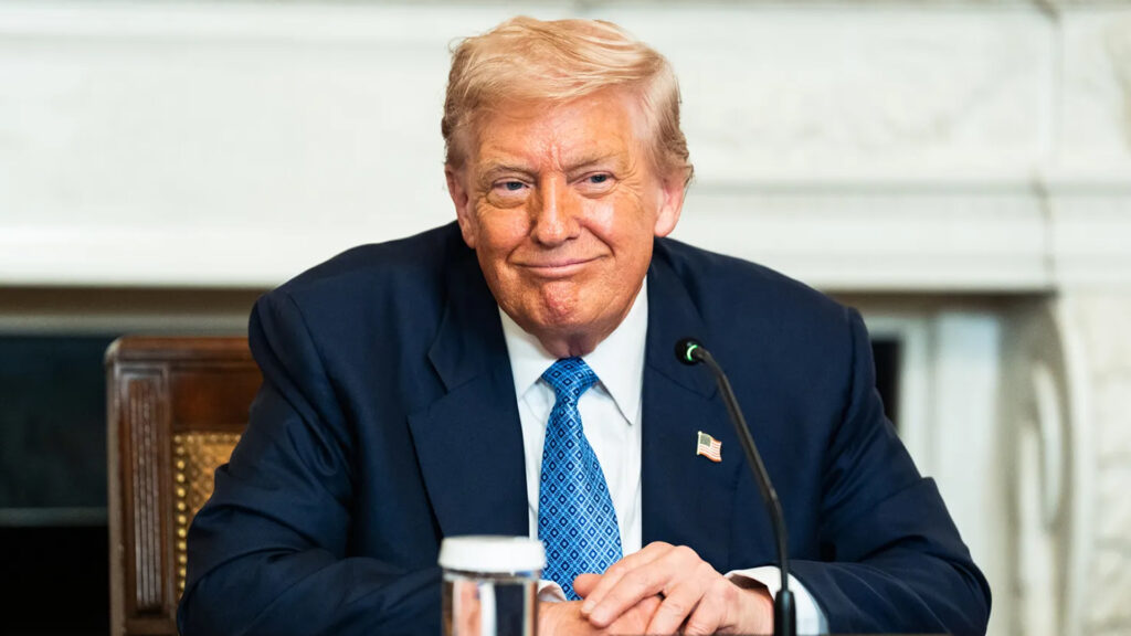 ปธน. ทรัมป์ ยินดีที่ประกาศว่าการสู้รบระหว่าง ไทย และ กัมพูชา หยุดลงชั่วคราว ทั้ง 2 ชาติกลับไปใช้ชีวิตอย่างสันติ สหรัฐภูมิใจที่ได้ช่วยเหลือ สงคราม-ขัดแย้งที่ทรัมป์แก้ไขใน 11 เดือนผ่านมามี 8 กรณี สหรัฐคือสหประชาชาติแท้จริง