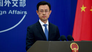 รมว.ต่างประเทศจีนโทรคุย รมว.ต่างประเทศทั้ง กัมพูชา และ ไทย ทั้ง 2 ฝ่ายเต็มใจลดขัดแย้งและจะหยุดยิง