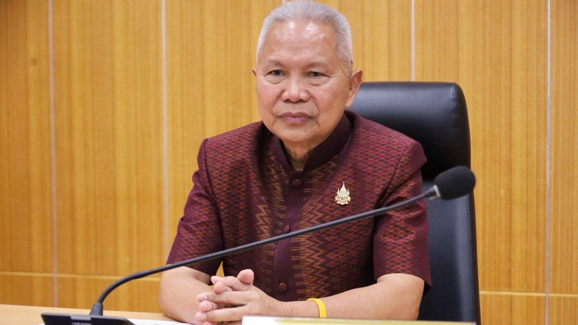 รัฐบาลเล็ง ปลดล็อก ขาย เหล้า - เบียร์ ช่วง 14.00-17.00 น. เฉพาะร้านจดทะเบียน กำลังอยู่ในขั้นตอนรับฟังความคิดเห็น คาดประกาศใช้ได้ทันก่อนช่วงปีใหม่