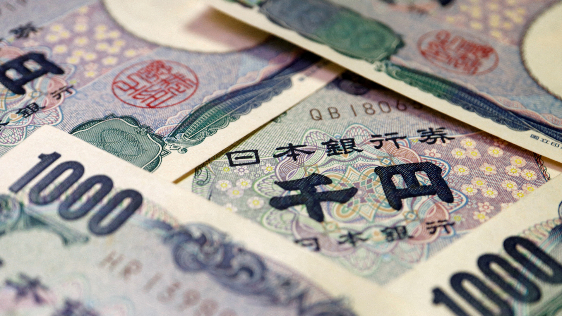 เปิดตลาดเทขาย เงินเยน เทียบเงินบาทร่วงหนักในกว่า 33 ปีติดกันเป็นวันที่สอง ดิ่งแตะ 19.84 บาท ผู้ว่าแบงก์ชาติญี่ปุ่นส่งสัญญาณดอกเบี้ยไม่ชัดเจนในอนาคต