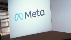 เจ้าพ่อ เฟซบุ๊ก สั่งตัดงบธุรกิจจักรวาลนรมิตร หรือ เมตะเวิร์ส หั่นแรงถึง 30% สูงสุดเกือบ 2 แสนล้าน จ่อ ปลด พนักงานครั้งใหญ่ถึง 10% เมตะเวิร์สทำบริษัทเรียลลิตี้ แลปส์ ทั้งขาดทุนหนักกว่า 2 ล้านล้านบาท ทั้งผลาญเงินรวมกันเกือบ 2 ล้านล้านบาทตั้งแต่เปิดมา 4 ปี