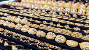 เปิดตลาด ทองไทย พุ่งสูง +900 ดันทองแท่ง 65,950 รูปพรรณ 66,750 สูงสุดในรอบ 2 เดือน ยังห่างอีก 1,250 จะเสมอนิวไฮ ต้นปีนี้ทองไทยทะยาน 23,550(+56%) ทองคำในเอเชียพุ่งกว่า 71%