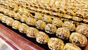 เปิดตลาด ทองไทย รับวันก่อนสิ้นปี 68 ดำดิ่งเหว -1,300 ทองแท่ง 65,200 รูปพรรณ 66,000 ต่ำสุดใน 8 วัน หมดหวังเห็นนิวไฮยังก่อนจบปี 68 ยังห่างอีก 2,000 จะเท่าราคานิวไฮ ต้นปีนี้ทองไทยพุ่ง 22,800 (+54%)