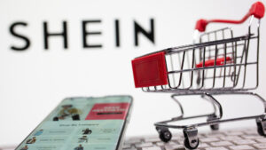 เสื้อผ้าฟาสต์แฟชั่น แบรนด์ ชีอิน (SHEIN) ของจีน ตรวจพบสารเคมีตลอดกาล เกินเกณฑ์สารเคมีสากล 519 เท่า สภาผู้บริโภคร่วมกับกรีนพีซ จี้รัฐออกกฎคุมสิ่งทอ
