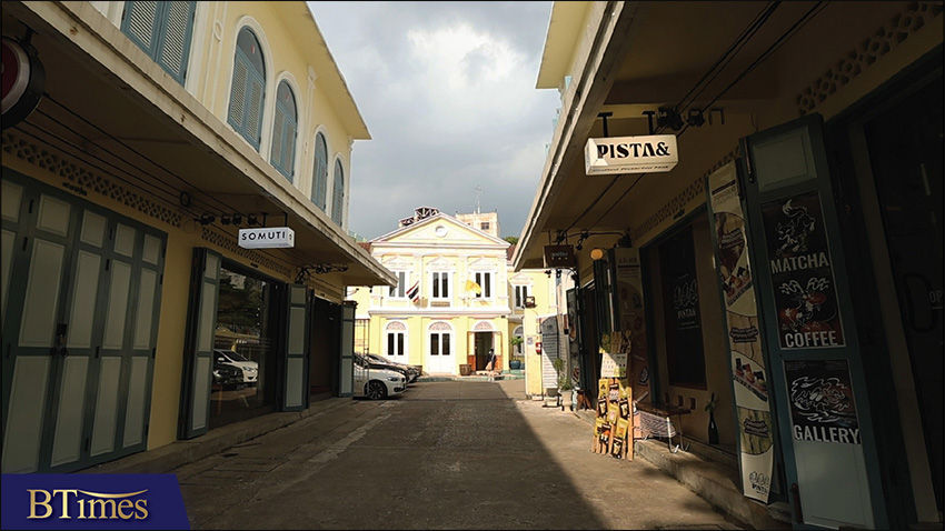 มัสยิดหลวงโกชาอิศหาก ทรงวาด