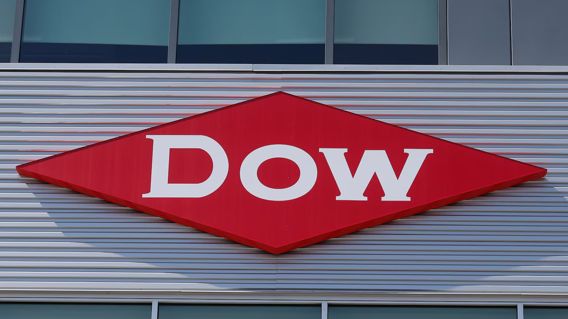 ยักษ์เคมีภัณฑ์ ดาว (Dow) ปลดพนักงาน ครั้งใหญ่ 4,500 คนรับต้นปี 2026 รวมปลดพนักงาน 6,000 คนครบรอบ 1 ปีผ่านมา หวังเพิ่มกำไร ฝ่าด่านข้อจำกัดและการแข่งขันรุนแรง