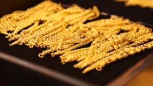 ทองคำไทย ปรับพุ่งรวดเดียว ขึ้นแตะ 2,100 บาท ดันทองแท่งขาย 76,900 บาท รูปพรรณแตะ 77,700 บาท ทุบสถิติทำราคาเปิดตลาดสูงสุดใหม่ต่อเนื่อง