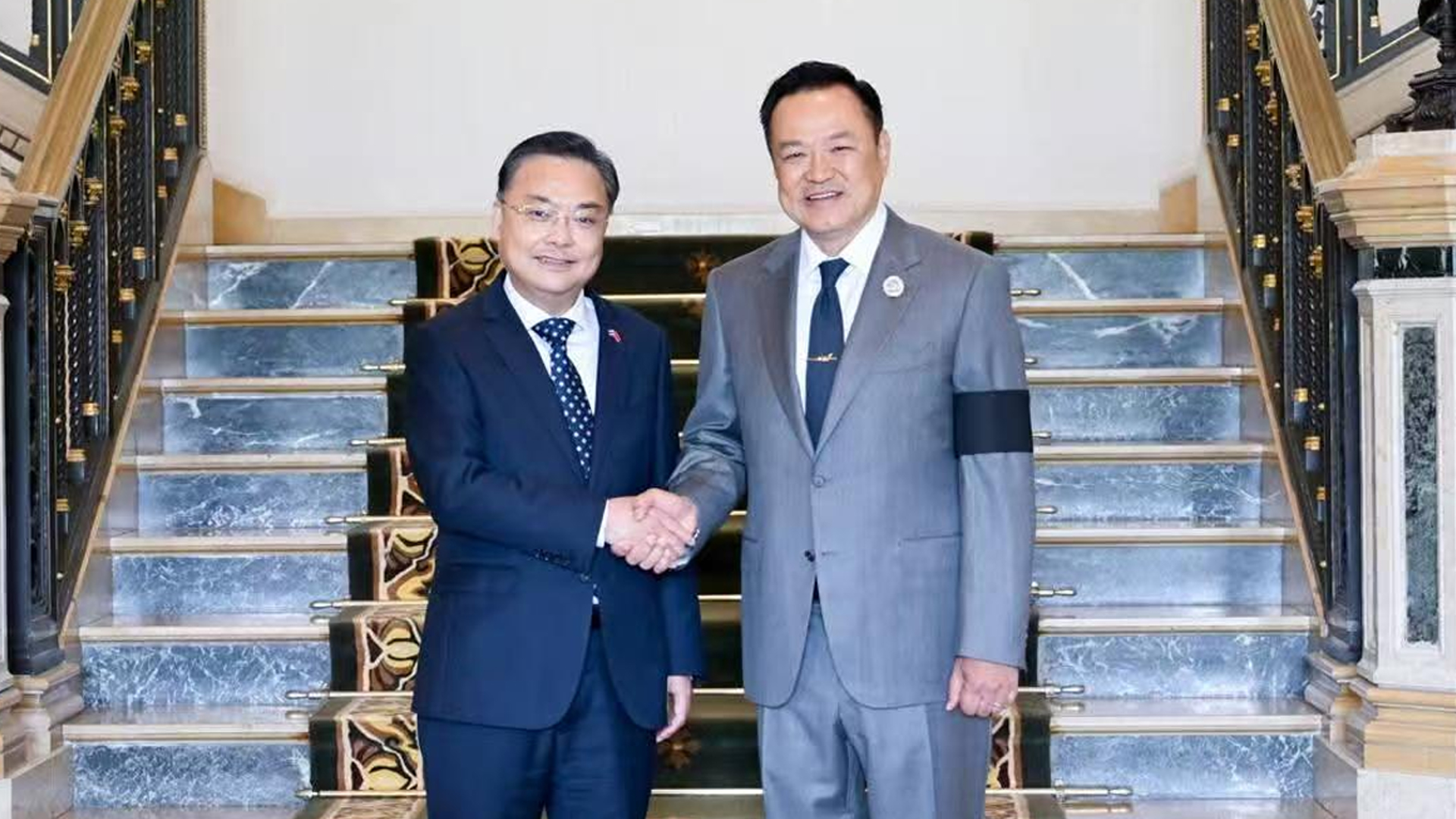 ทูตจีน ในไทยพบ นายกรัฐมนตรี แจงบทบาทจีนควบคุมดูแลด้านเทคนิคโครงการรถไฟเร็วสูงไทย-จีน เชื่อไทยสรุปสาเหตุเป็นกลาง ยุติธรรม พร้อมแนะบริษัทจีนร่วมมือสอบสวนหาสาเหตุโศกนาฏกรรมเครนถล่มทับรถไฟไทย