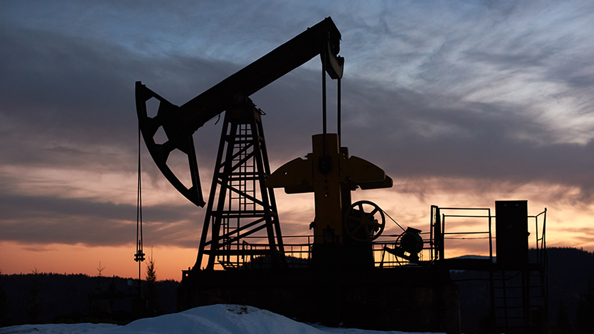 ตลาด น้ำมันดิบโลก ปิดสูงสุดในเกือบ 2 เดือน ขึ้นเข้าใกล้ 64 ดอลลาร์ รวมราคาขึ้น 3 วันติดกันกว่า 6% รัสเซียยิงขีปนาวุธสุดล้ำครั้งแรกใส่พื้นที่พลังงานยูเครน ราคาน้ำมันในไทยทรงตัวมา 5 วันติดกัน