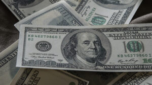 ปธน.ทรัมป์เมิน ค่าเงิน ดอลลาร์ สหรัฐร่วง ชี้เงินดอลลาร์สหรัฐดีมาก นักลงทุนเทขายดอลลาร์หนักตกต่ำสุดในรอบ 4 ปี