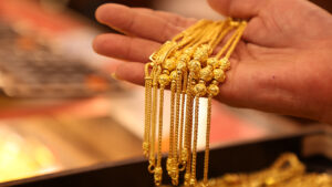 สมาคมค้า ทองคำ มองราคาทองร้อนแรง คาดมีโอกาสทุบสถิติใหม่ ราคาอาจทะลุ 8.2 หมื่นบาท รับปัจจัยความไม่แน่นอนภูมิรัฐศาสตร์ นโยบายทรัมป์