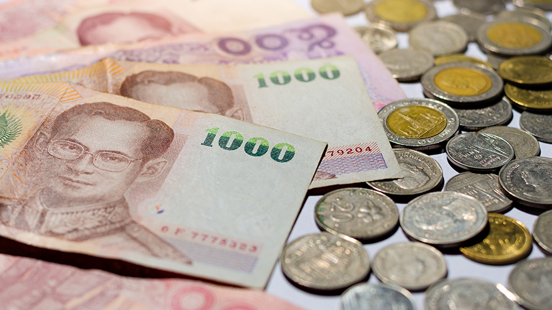 เงินบาท แตะ 30.88 ต่อดอลลาร์สหรัฐ แข็งสุดใน 4 ปี 10 เดือน บาทหลุด 31 บาทครั้งที่ 2 ใน 8 วันผ่านมา เทขายดอลลาร์ในตลาดเอเชียดิ่งหนักต่ำสุดในเกือบ 4 ปี ทองคำปิดนิวไฮเหนือ 5,186 ดอลล์