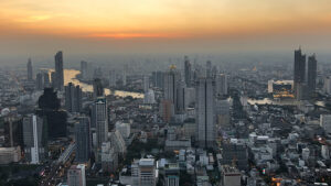 เศรษฐกิจไทย ครึ่งปีแรกส่อโตต่ำ 1% ฉุดทั้งปี 69 จ่อโตเหลือแค่ 1.5% วิจัยไทยพาณิชย์ชี้ปัจจัยเสี่ยงสุดสำคัญมาจากการเมืองไทย